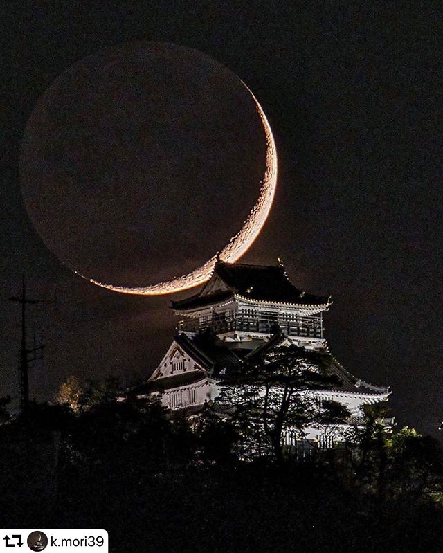 #repost @k.mori39・・・「月夜の岐阜城フォトコンテスト」記念参加少し月城続くかなぁ・三日月version・・・#月夜の岐阜城#2019年10月#岐阜城と月#月城#三日月 #岐阜城#城と月#東京カメラ部 #beautifuljapan #instagram #gifuphoto #tokyocameraclub #visitjapan #visit_tokai #bestphoto_japan #gifusta #lovers_amazing_group #lovers_nippon #japan_of_insta #japan_photo #daily_photo_jpn #photography #japan_nature_photo #bestphoto_japan #daily_photo_japan #lovers_japan #ig_gallery #ig_photostars #art_of_japan_ #landscape_lovers