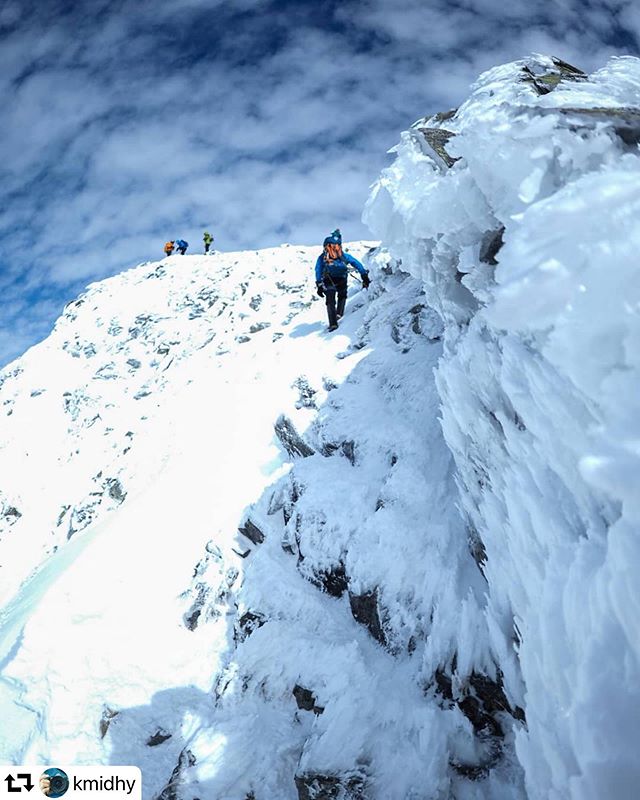 #repost @kmidhy・・・．這いつくばって登る急な雪壁。．左は崖。．滑ったら命はない。．恐怖感の中にも綺麗な空が後押ししてくれる。．．．body  OLYMPUS  OM-D  E-M1  markⅡLens  M.ZUIKO  8mm fisheyeF1.8 PRO．．．#西穂独標#西穂高岳#空#snow#雪#登山好きな人と繋がりたい#gifuphoto#スナップ写真#snapphotography #奥行き同盟#写真で語る私の世界#東海カメラ倶楽部#inspirationcultmag#best_photo_japan#bestjapanpics#japan_travel#landscapephotography#photo_life_best#photography#ig_photolove#team_jp_#i_c_part#microfourthirdsgallery#olympusphotography#オリンパス倶楽部#OLYMPUS#写真で伝えたい私の世界#誰かに見せたい景色#ファインダー越しの私の世界