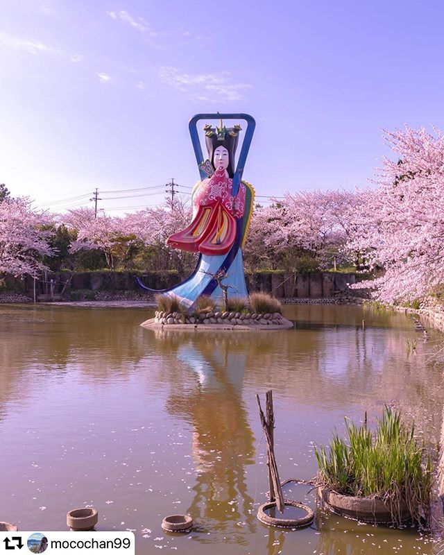 #repost @mocochan99・・・.⠀.⠀Location：#乙姫公園Data：2020/4/5.⠀.⠀おばあちゃんの家から近くて、小さい頃に連れてきてもらってた 笑ここで何してたんだろ笑.乙姫様がシュール反対側には浦島太郎もいるよ..#カメラ女子⠀#ファインダー越しの私の世界 ⠀#カメラ好きな人と繋がりたい #東京カメラ部  #東海カメラ倶楽部⠀#広がり同盟  #キタムラ写真投稿⠀#mycanon365 #team_jp_⠀#Lovers_Nippon #daily_photo_jpn⠀#bestjapanpics #art_of_japan_⠀#japan_of_insta #IG_PHOS #_photo_japan_⠀#visitjapanjp #bestphoto_japan⠀#nipponpic #otonatabi_japan⠀#japan_bestpic #愛camera部⠀#はなまっぷ  #花のある風景 ⠀#apsでお花見 ⠀#gifuphoto⠀#岐阜カメラ部 ⠀#岐阜県インスタ部